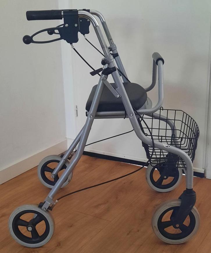 Rollator merk: Vermeiren + Rugsteun + Mand + Lade  (z.g.a.n), Diversen, Rollators, Zo goed als nieuw, Lichtgewicht, Opvouwbaar