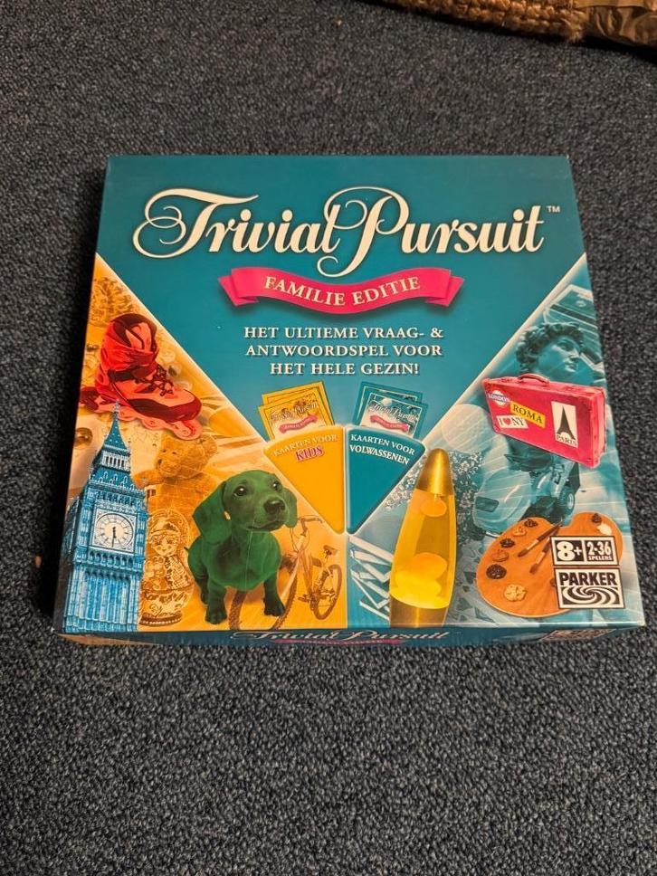 Triviant Pursuit - Familie editie, Hobby en Vrije tijd, Gezelschapsspellen | Bordspellen, Nieuw, Vijf spelers of meer, Ophalen of Verzenden