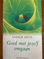 Goed omgaan met jezelf - Anselm Grün, Boeken, Ophalen of Verzenden, Gelezen, Spiritualiteit algemeen, Achtergrond en Informatie