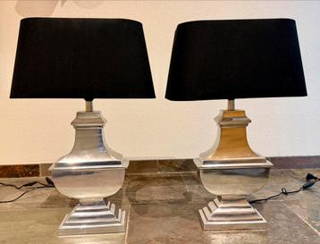 2 Schemerlampen Tin Look Voet & Zwarte Kap beschikbaar voor biedingen