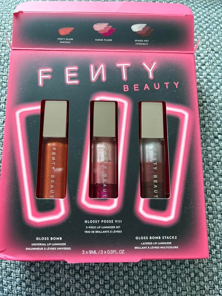 Fenty Glossy Posse VIII-3 piece Lip Luminizer set- Nieuw!, Nieuw, Ophalen of Verzenden, Make-up, Overige kleuren