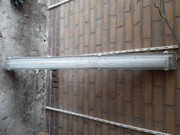 TL Lamp in watervaste behuizing beschikbaar voor biedingen