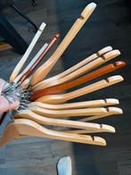 13 kledinghangers gratis, Kleding | Dames, Ophalen, Zo goed als nieuw, Kunststof