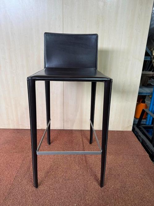 Arper Norma Barkruk - Italiaans Design, Huis en Inrichting, Barkrukken, Gebruikt, 60 tot 90 cm, Leer, 5 krukken of meer, Met voetsteun