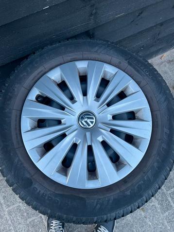 Volkswagen golf velgen met winterbanden beschikbaar voor biedingen