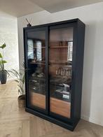 WOOOD Vitrinekast James Zwart, Ophalen, Zo goed als nieuw, 25 tot 50 cm, 150 tot 200 cm