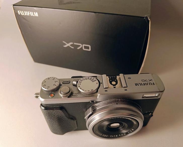 Fuji X70: Compacte camera met toplens & Fujifilm kleuren., Audio, Tv en Foto, Fotocamera's Digitaal, Zo goed als nieuw, Compact
