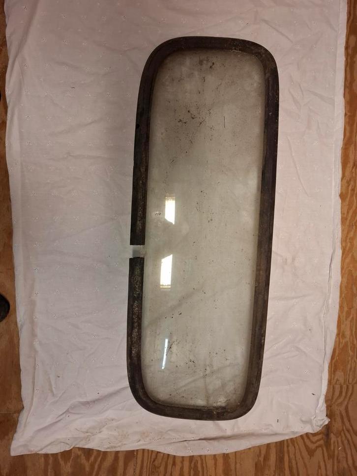 Achterruit Trabant 500/600 Limousine, Auto-onderdelen, Ruiten en Toebehoren, Oldtimer onderdelen, Overige automerken, Gebruikt