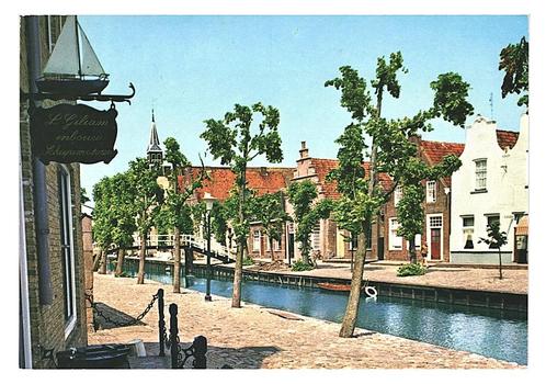 38476	Sloten	Friesland	1970 Diep met Heerewal	_Nette oude ka, Verzamelen, Ansichtkaarten | Nederland, Ongelopen, Friesland, 1960 tot 1980
