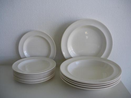 Wedgwood Traditional Plain servies, Huis en Inrichting, Keuken | Servies, Zo goed als nieuw, Bord(en), Wedgwood, Porselein, Ophalen of Verzenden