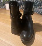 LK Bennet | maat 35 | Zwarte enkellaarsjes met gesp, Ophalen of Verzenden, Zo goed als nieuw, Zwart, Lage of Enkellaarzen