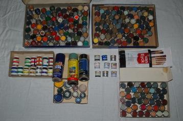 Hobbyverf - 182 verfpotjes beschikbaar voor biedingen