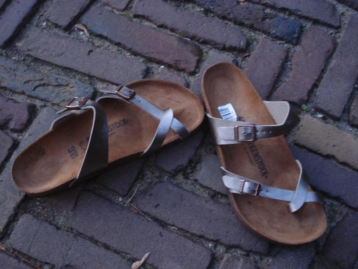 GRATIS VERZENDEN NIEUWE BRONZEN MAYARI BIRKENSTOCKS 40, Kleding | Dames, Schoenen, Nieuw, Slippers, Overige kleuren, Verzenden