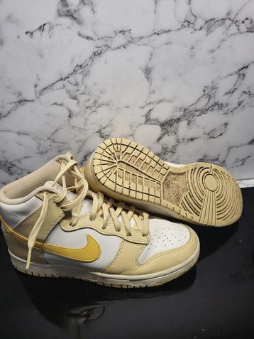 Nike sneakers  beschikbaar voor biedingen