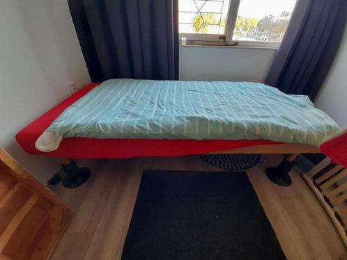 Bed voor een hele lange persoon!, Huis en Inrichting, Slaapkamer | Bedden, Zo goed als nieuw, Eenpersoons, 100 cm, 220 cm, Ophalen