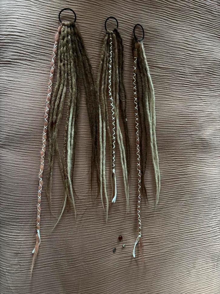 Synthetische dreads 9 dubbele en 8 enkele van Locks of Love, Sieraden, Tassen en Uiterlijk, Uiterlijk | Haarverzorging, Zo goed als nieuw