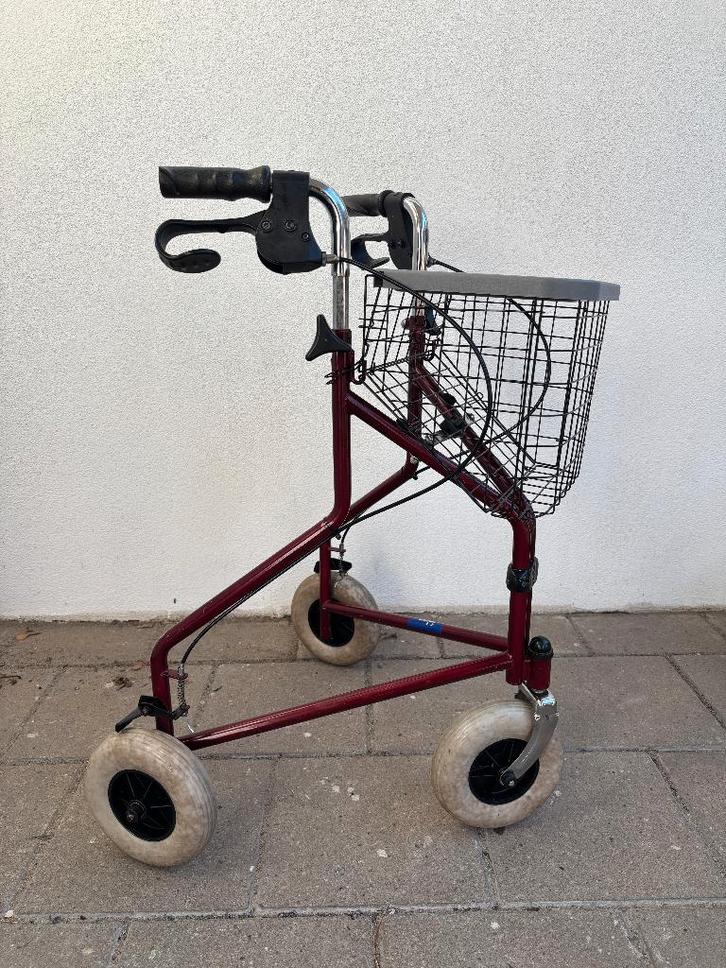 Driewiel Rollator rood met mandje en dienblad, Diversen, Rollators, Gebruikt, Opvouwbaar, Ophalen