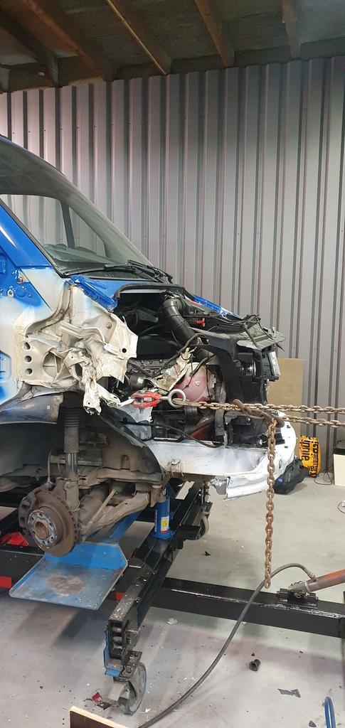 Bestelbus herstellen richten spuitwerk roest verdwijderen, Diensten en Vakmensen, Auto en Motor | Schadeherstellers en Spuiterijen