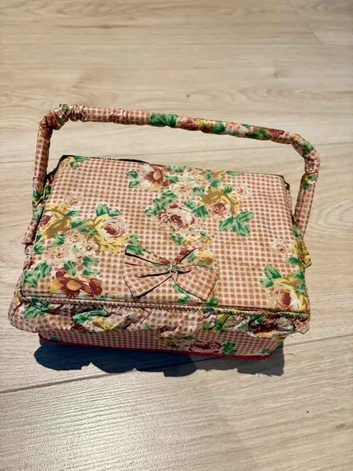 Antiek Sieradendoosje met Bloemmotief, Antiek en Kunst, Antiek | Woonaccessoires, Ophalen of Verzenden