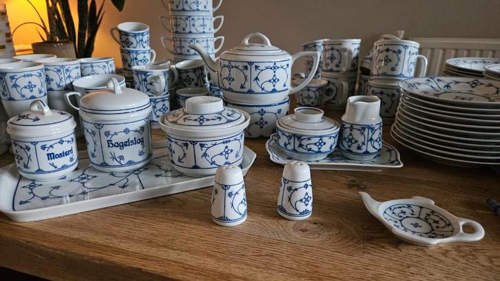 Jager servies, Huis en Inrichting, Keuken | Servies, Zo goed als nieuw, Overige stijlen, Aardewerk, Ophalen