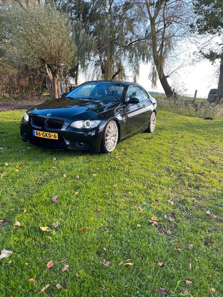 BMW 3-Serie 2.5 I 325 Coupe 2007 Zwart, Auto's, BMW, Particulier, 3-Serie, Benzine, D, Coupé, Handgeschakeld, Geïmporteerd, Zwart