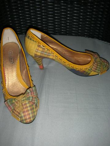 SACHA gave SCHOENEN hak pumps hoge hakken 39 ruit beschikbaar voor biedingen