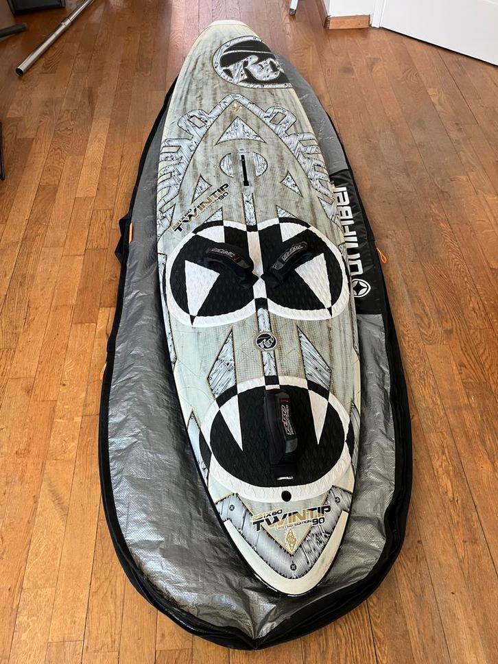 RRD TwinTip limited edition 90 freestyle, Watersport en Boten, Windsurfen, Gebruikt, Plank, Minder dan 250 cm, Met vin(nen), Minder dan 5 m²