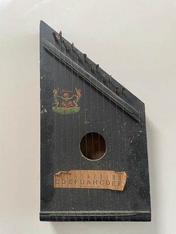 Antieke kinderharp /mandoline beschikbaar voor biedingen