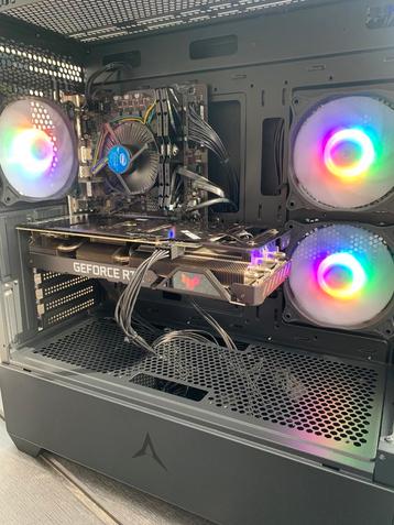 Gaming pc beschikbaar voor biedingen