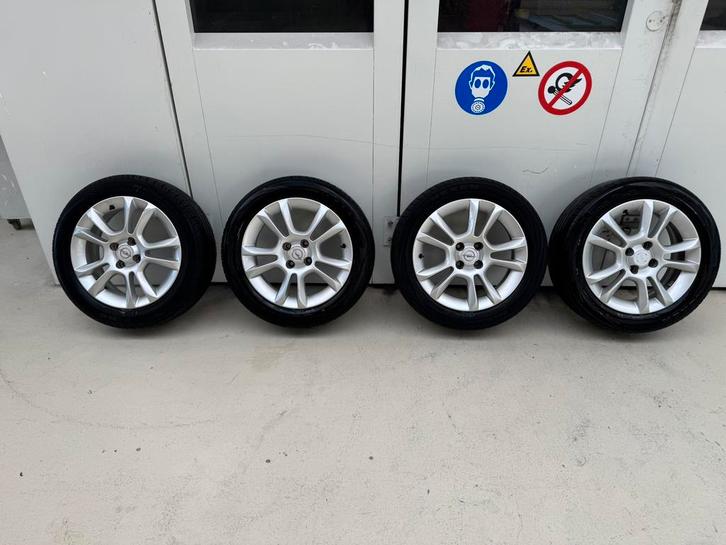 Orginele opel velgen 4x100 16 inch + zomerbanden, Auto-onderdelen, Banden en Velgen, Velg(en), Zomerbanden, 16 inch, 195 mm, Ophalen