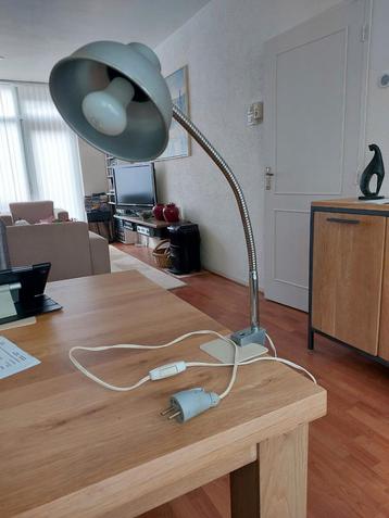 Werklamp, retro beschikbaar voor biedingen