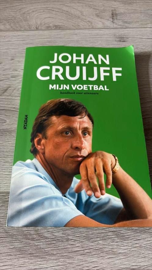 Johan Cruijff - Mijn voetbal, Boeken, Sportboeken, Zo goed als nieuw, Balsport, Ophalen of Verzenden