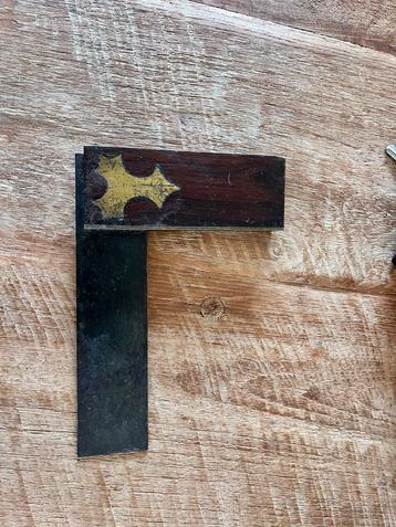 Winkelhaak haakse hoek antiek beschikbaar voor biedingen