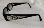 Salvatore Ferragamo zonnebril zwart met glitterversiering, Zonnebril op sterkte, Overige merken, Ophalen of Verzenden, Zo goed als nieuw
