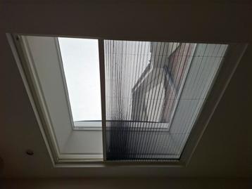 Keje plissé raamhor in vierkant aluminium frame beschikbaar voor biedingen