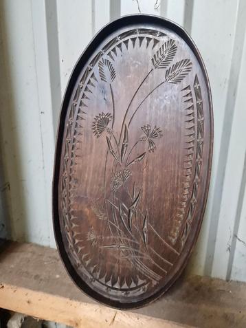 Antiek dienblad met gravures  beschikbaar voor biedingen