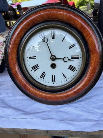 Antieke Franse schoolklok prachtig klein model ca 1880 beschikbaar voor biedingen