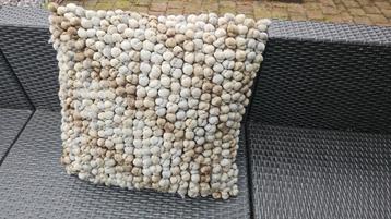 Noppen kussens 50x50  beige/licht bruin/groen achtig) beschikbaar voor biedingen