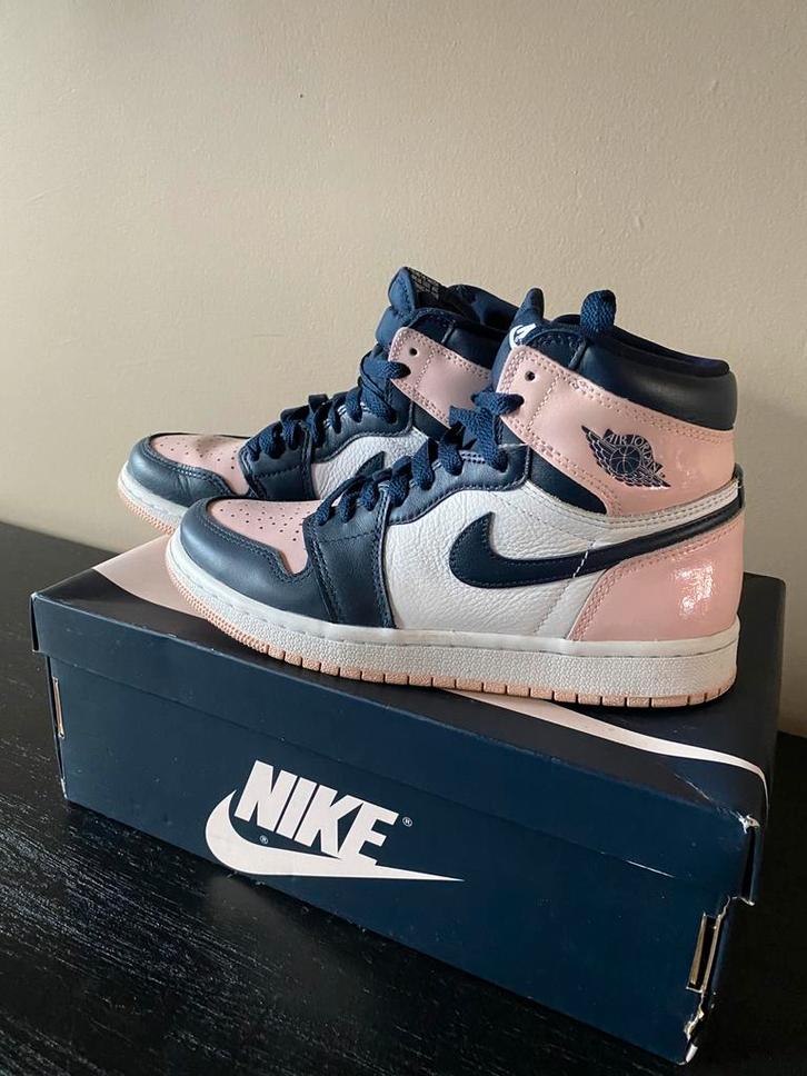 Jordan 1 High Atmosphere “Bubble Gum”, Sport en Fitness, Basketbal, Zo goed als nieuw, Schoenen, Ophalen of Verzenden