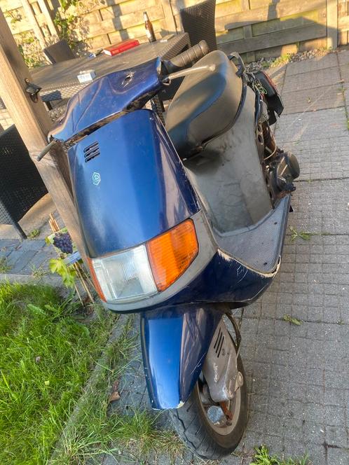 Piaggio sfera 50 cc, Fietsen en Brommers, Scooters | Peugeot, Zo goed als nieuw, Overige modellen, Tweetakt, Ophalen