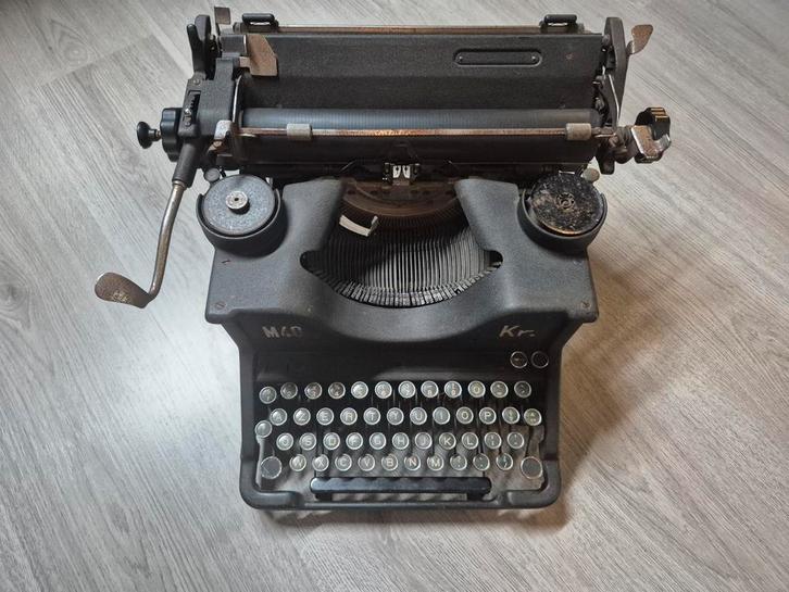 Olivetti M40 "Krieg" typemachine, Diversen, Typemachines, Zo goed als nieuw, Ophalen of Verzenden