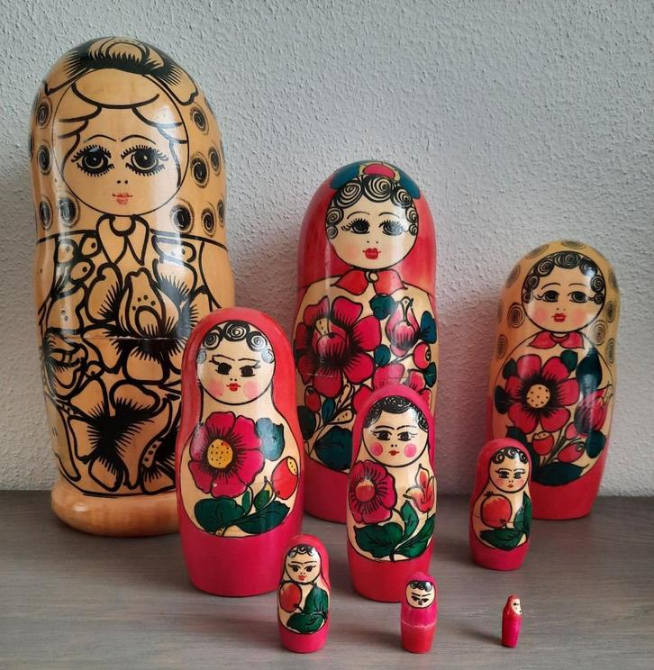 9 delige grote baboesjka 29,5 cm, Antiek en Kunst, Kunst | Beelden en Houtsnijwerken, Ophalen of Verzenden