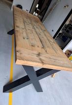 Robuuste eettafel met stalen zwarte poten., Huis en Inrichting, Tafels | Eettafels, Ophalen, Gebruikt, Eikenhout, 200 cm of meer