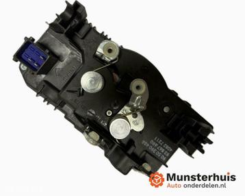 Kofferbakslot origineel Renault Trafic ('20-'23) 905025248R beschikbaar voor biedingen