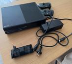 Xbox One incl. 2 Controllers + Oplaadstation, Spelcomputers en Games, Spelcomputers | Xbox Original, Ophalen of Verzenden, Gebruikt