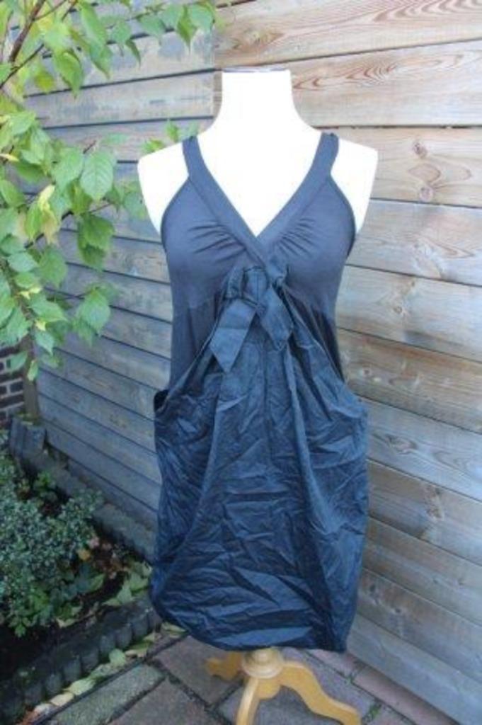 Jurk zwart La Fee Maraboutee mt 42 Vaste prijs, Kleding | Dames, Jurken, Zo goed als nieuw, Maat 42/44 (L), Zwart, Knielengte