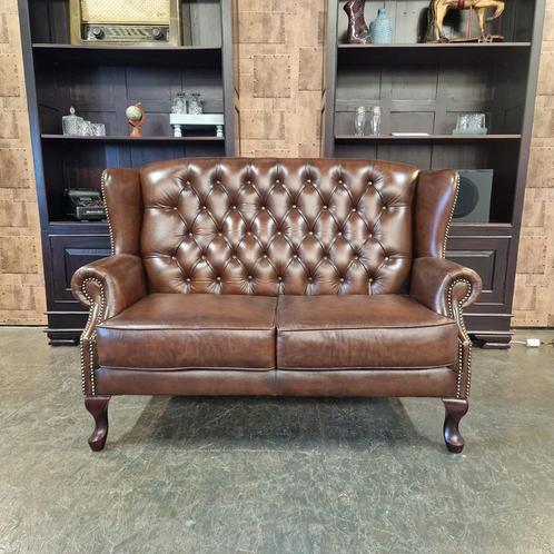 Chesterfield Sint James 2-zits - Antiek Bruin, Huis en Inrichting, Banken | Bankstellen, Zo goed als nieuw, Rechte bank, Tweepersoons