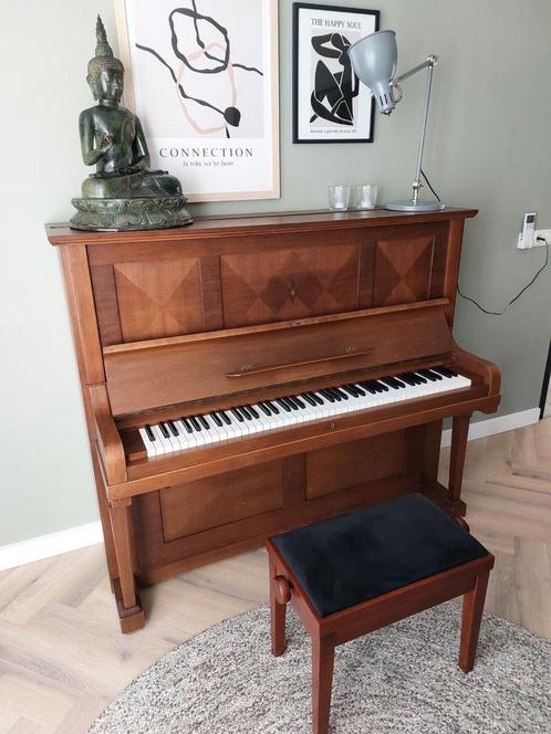 Piano i.z.g.st Krausse Nachtf Chemnitz 150 x 130, Muziek en Instrumenten, Piano's, Zo goed als nieuw, Bruin, Ophalen