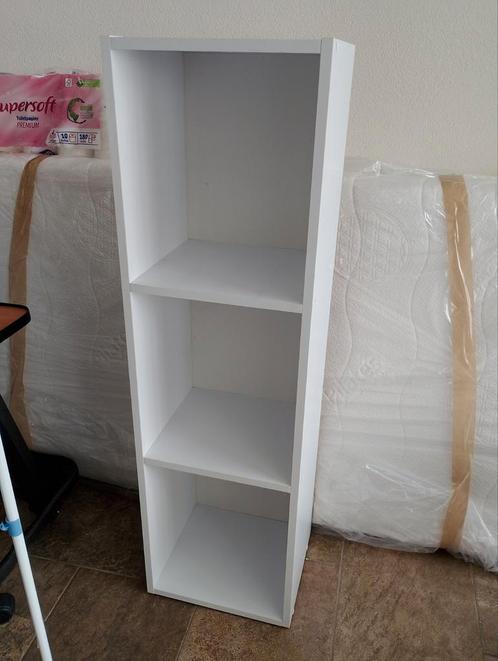 Witte Vakkenkast, Huis en Inrichting, Kasten | Vitrinekasten, Zo goed als nieuw, 25 tot 50 cm, Ophalen