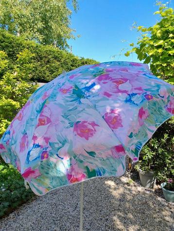 Prachtig! Vintage gebloemde parasol, in zeer goede staat! beschikbaar voor biedingen